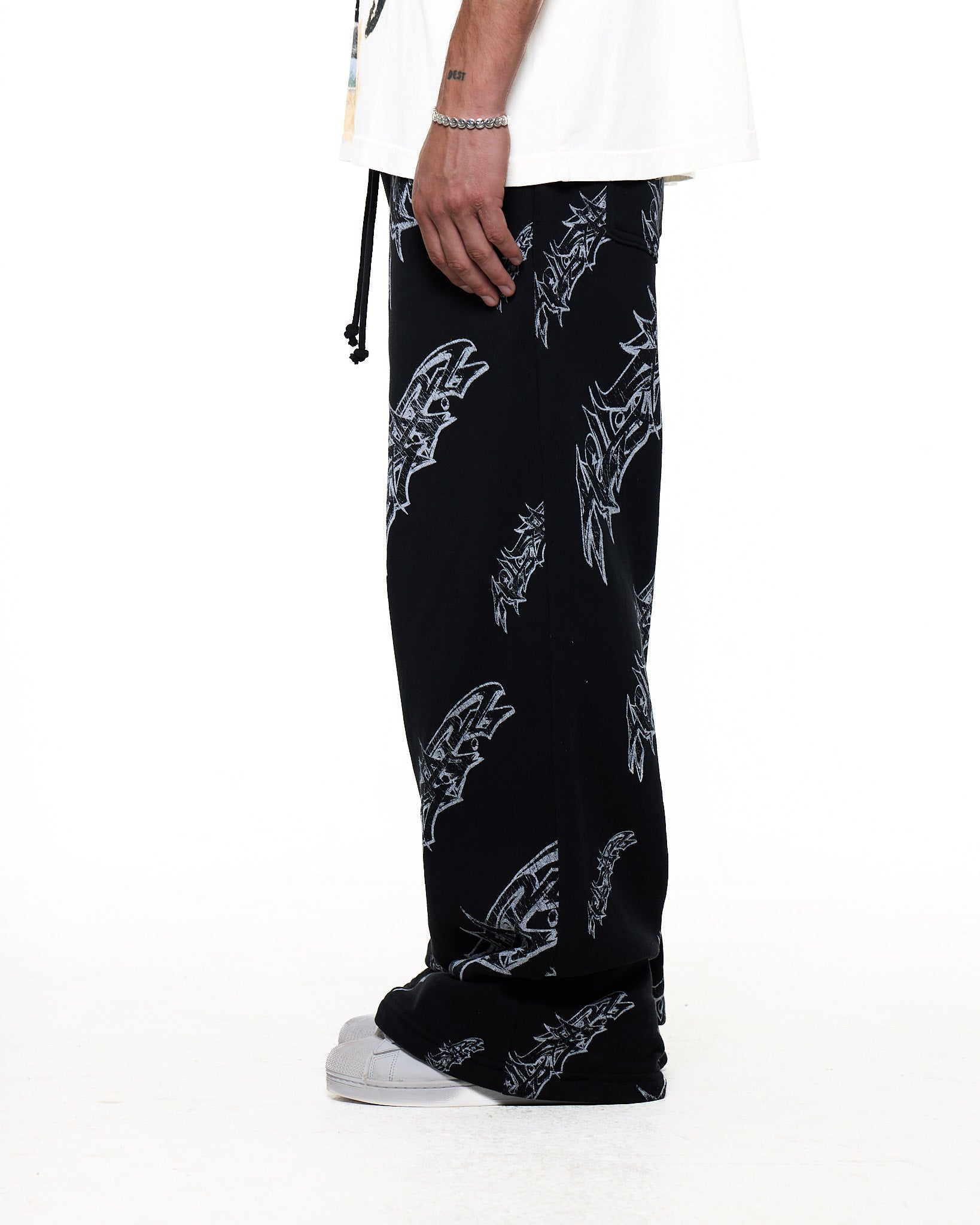 Graffiti Sweats (Black) – HELLSTAR
