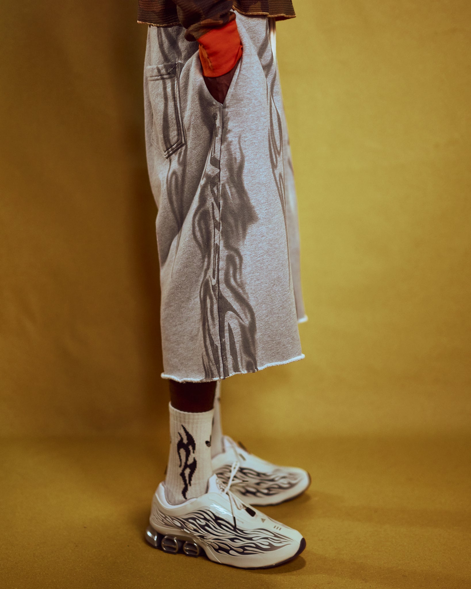 Holy Cross 3/4 Shorts - Heather Grey