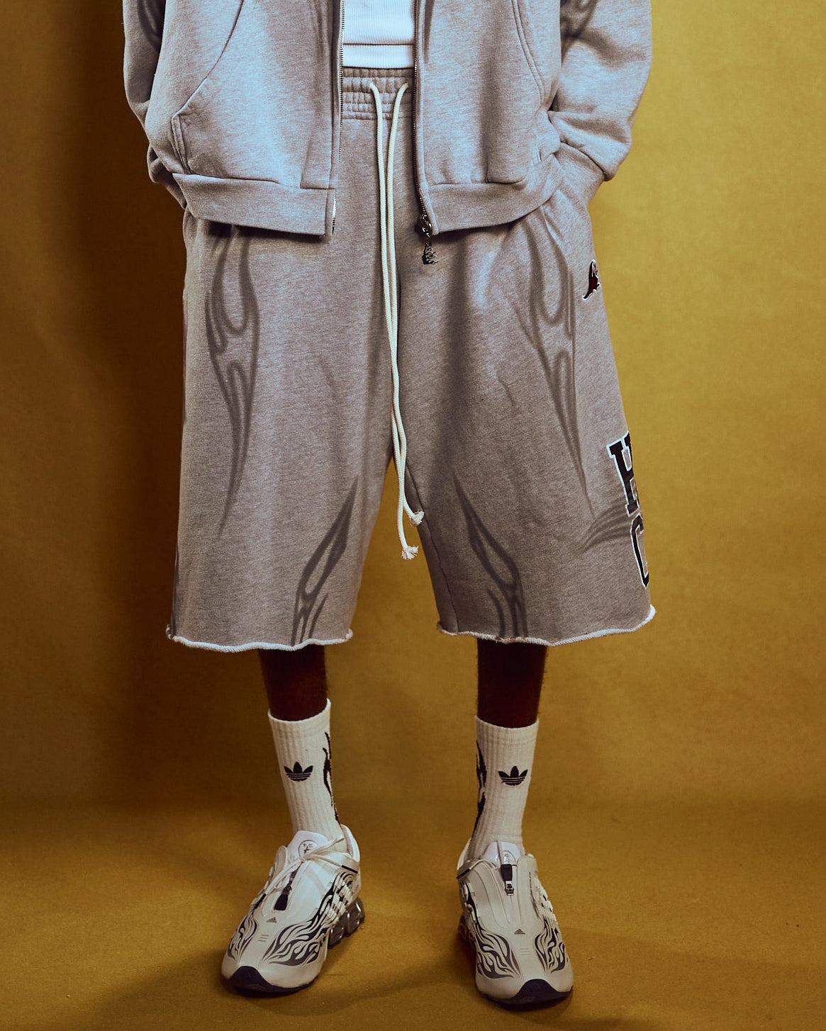 Holy Cross 3/4 Shorts - Heather Grey